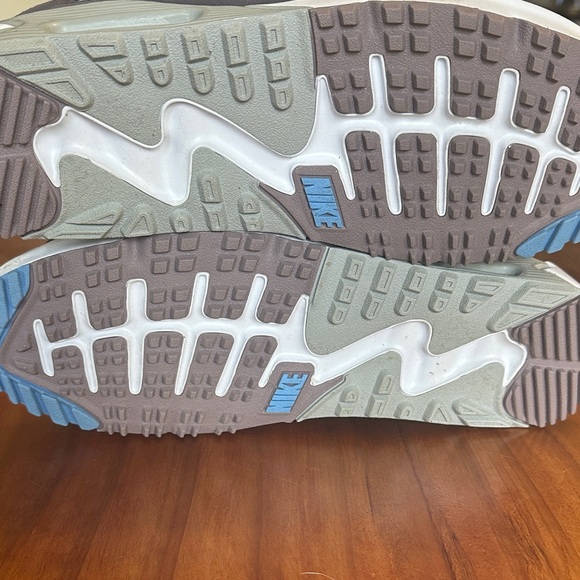 Nike Air Max 90 Golf in Cave Purple - Picture 6 of 9